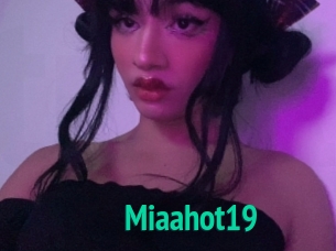 Miaahot19